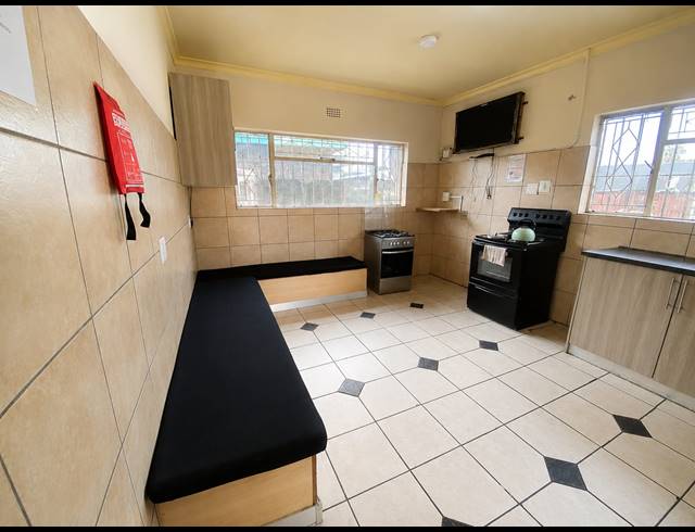 14 BEDROOM HOUSE FOR SALE IN VANDERBIJLPARK SE 7